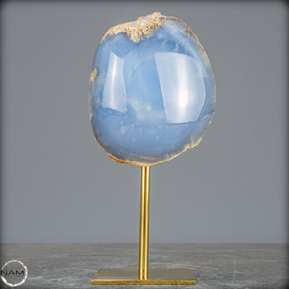 Natürlicher Blauer Chalcedon auf Ständer - 599,28g