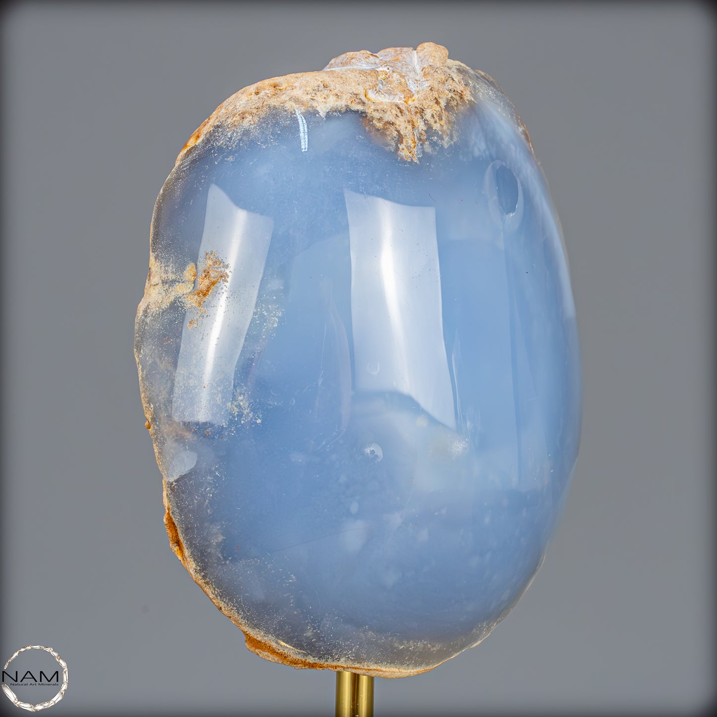 Natürlicher Blauer Chalcedon auf Ständer - 599,28g