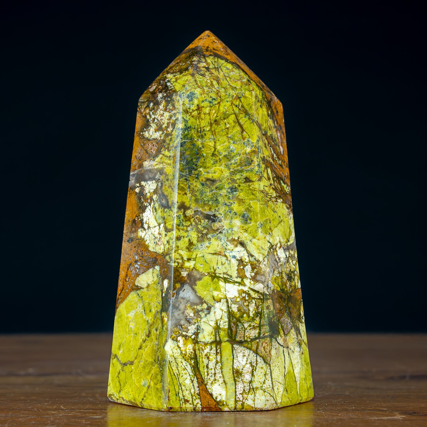 Natürlicher Grüner Opal Obelisk - 1299,45g