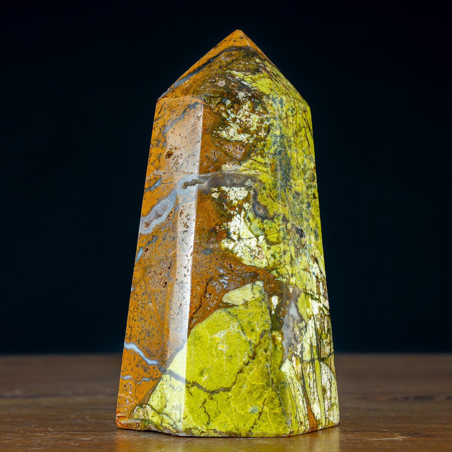 Natürlicher Grüner Opal Obelisk - 1299,45g