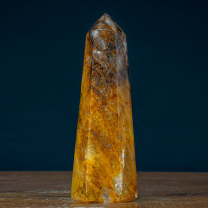 Natürlicher Quarz Obelisk "Golden Healer" - 845,39g