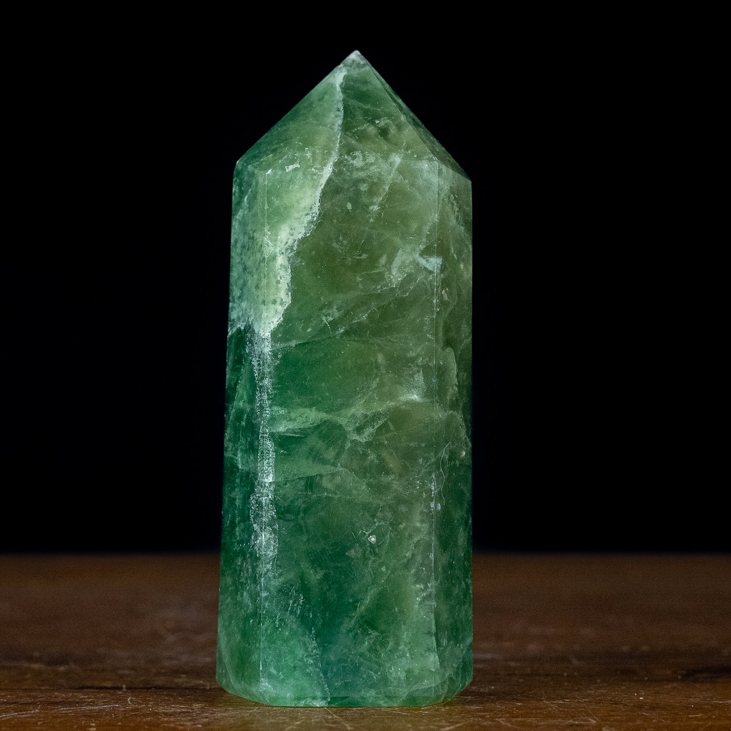 Natürlicher Grüner Fluorit Obelisk - 620,05g