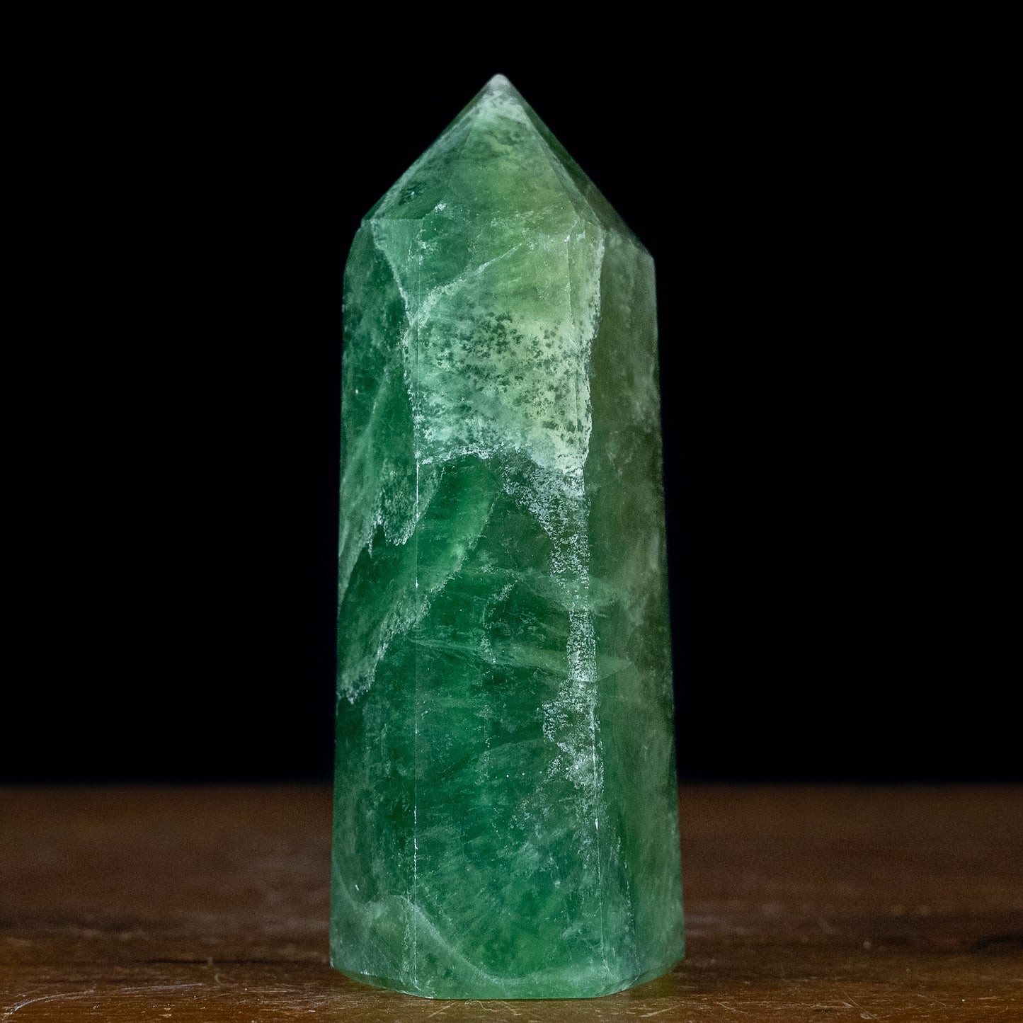 Natürlicher Grüner Fluorit Obelisk - 620,05g