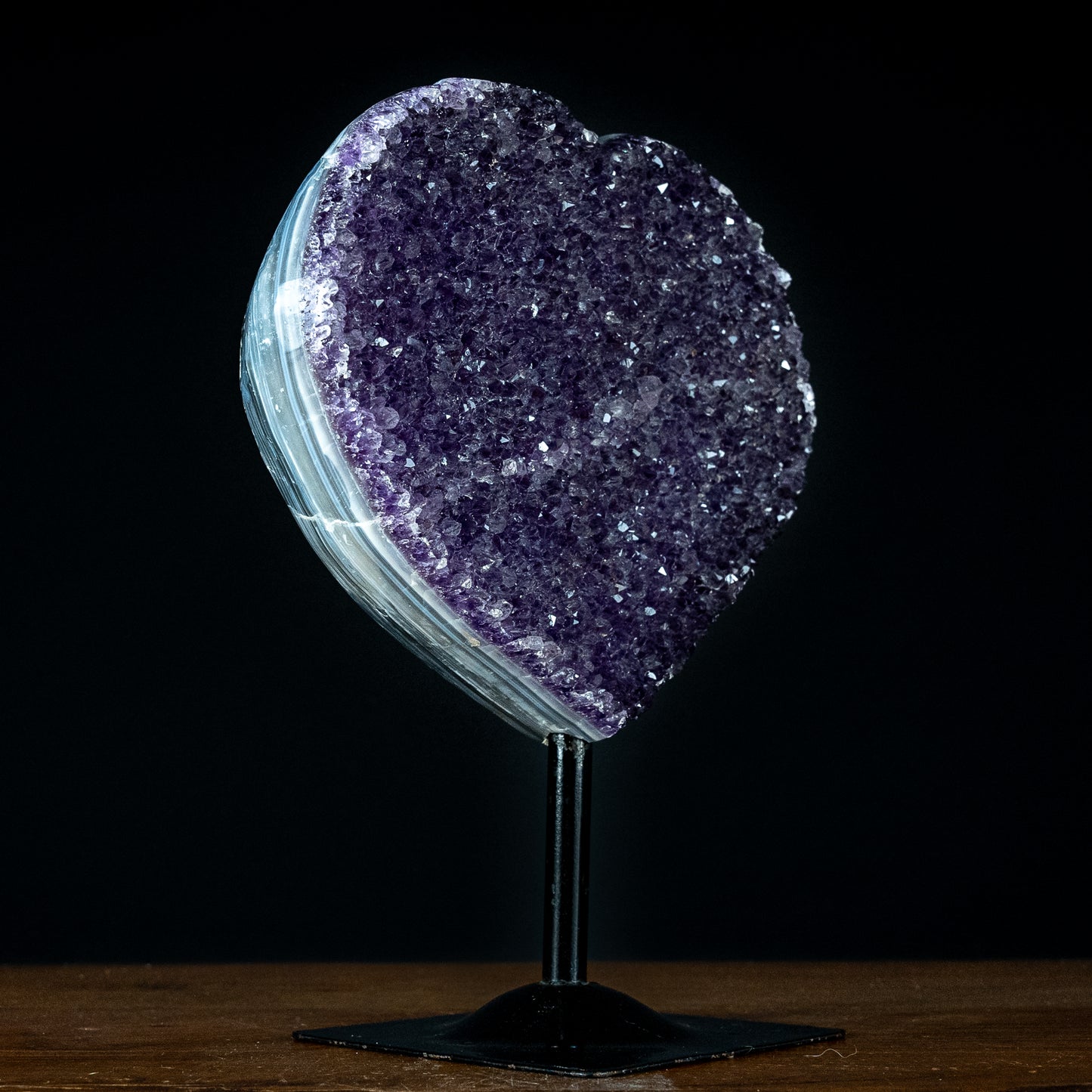 Große Amethyst Herz Druse auf Ständer  –  3606,56g