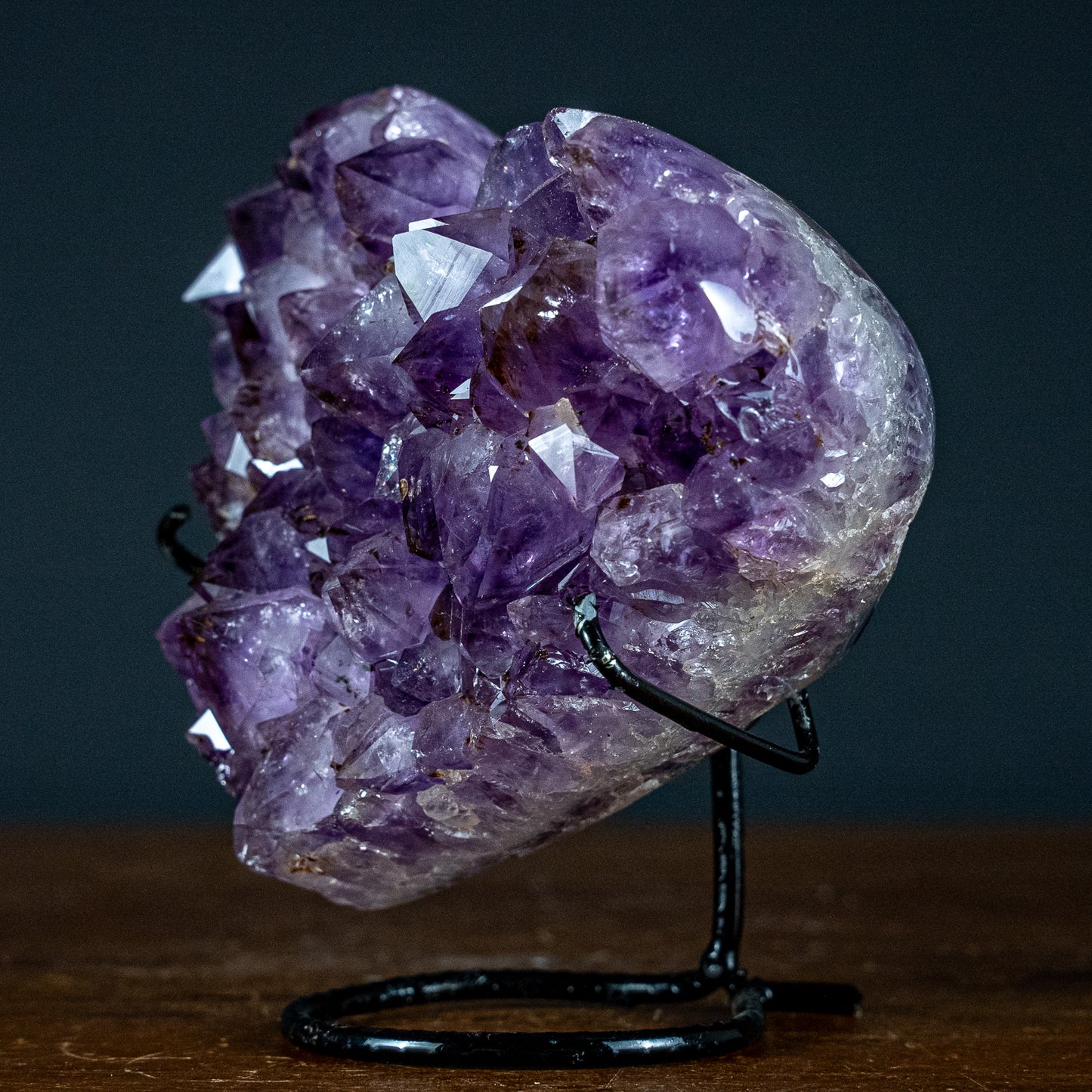 Amethyst Herz Druse auf Ständer  – 1233,91g