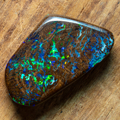 Natürlicher AAA+ Boulder Opal aus Australien Edelsteinqualität, 21.935ct