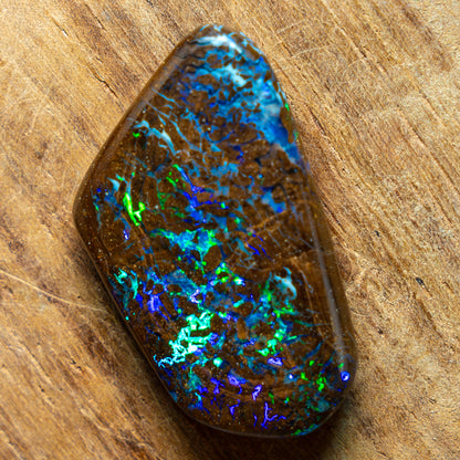 Natürlicher AAA+ Boulder Opal aus Australien Edelsteinqualität, 21.935ct