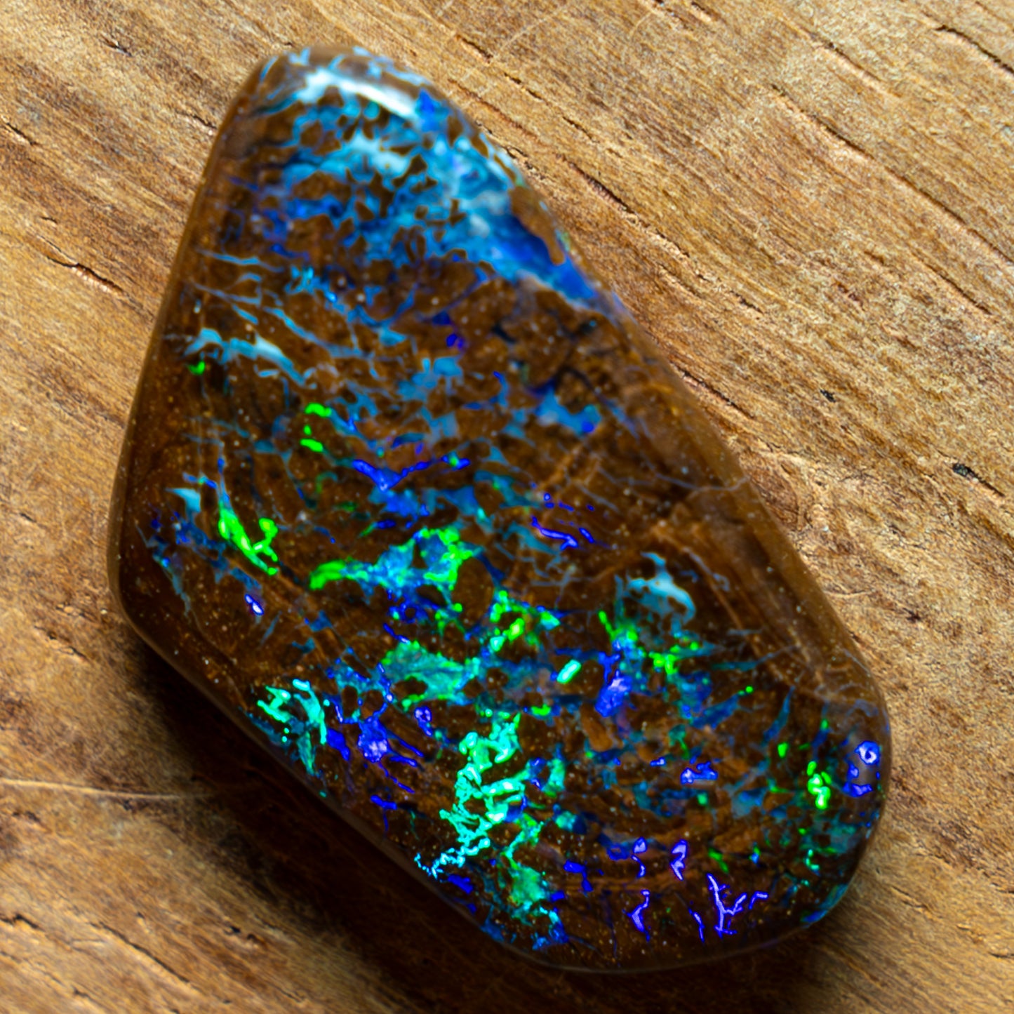 Natürlicher AAA+ Boulder Opal aus Australien Edelsteinqualität, 21.935ct