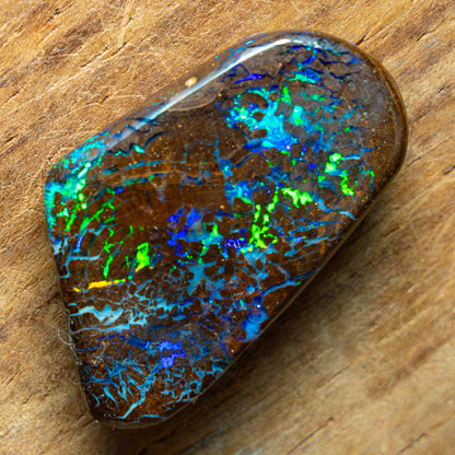 Natürlicher AAA+ Boulder Opal aus Australien Edelsteinqualität, 21.935ct