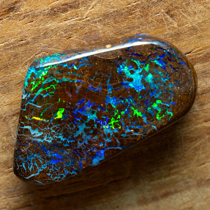 Natürlicher AAA+ Boulder Opal aus Australien Edelsteinqualität, 21.935ct