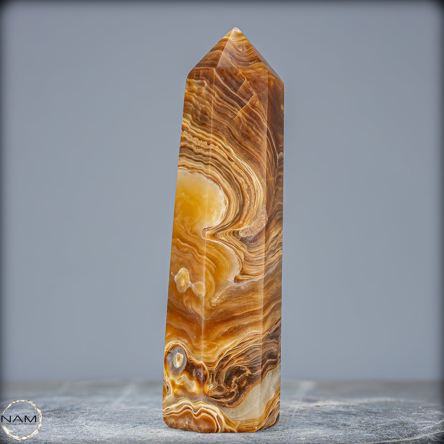Natürlicher Aragonit Obelisk - 704,38g