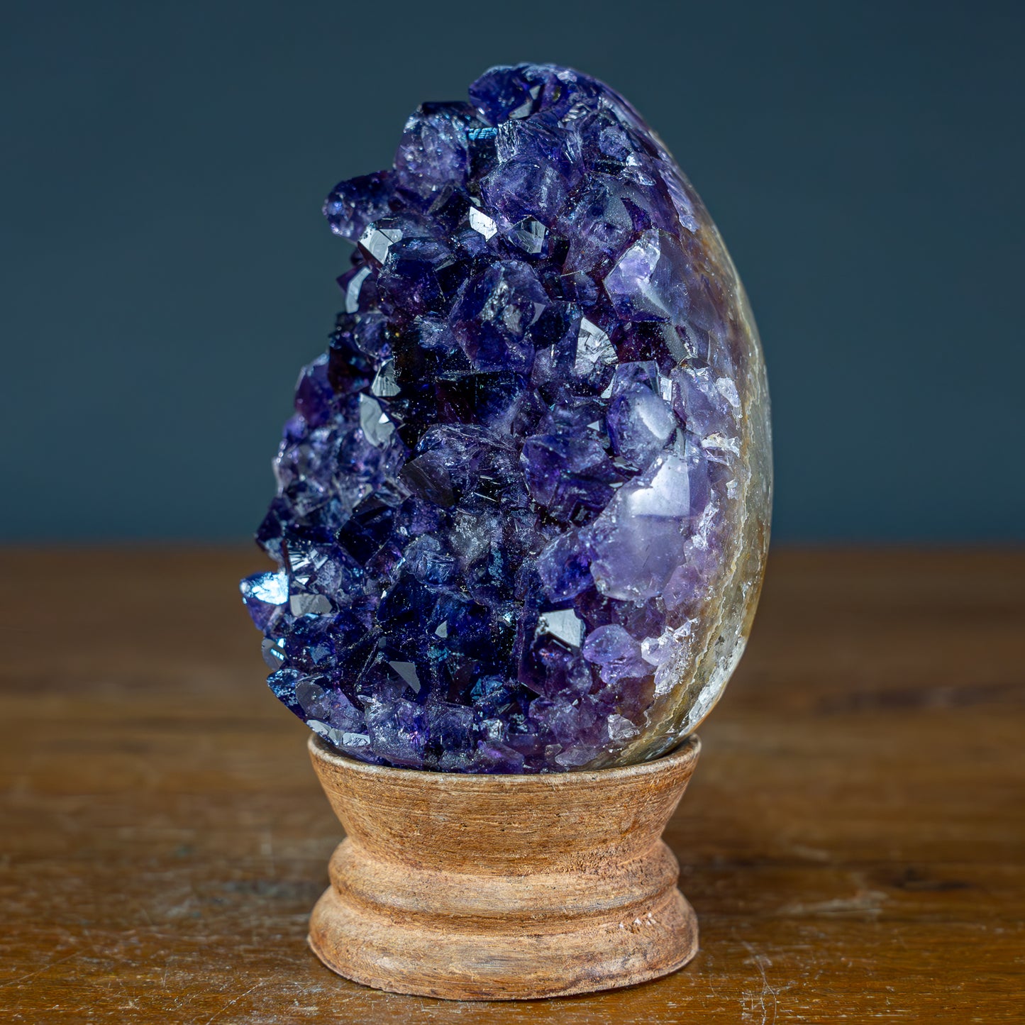 Natürliches Lila Amethyst Kristall Ei Druse  – 290,65g