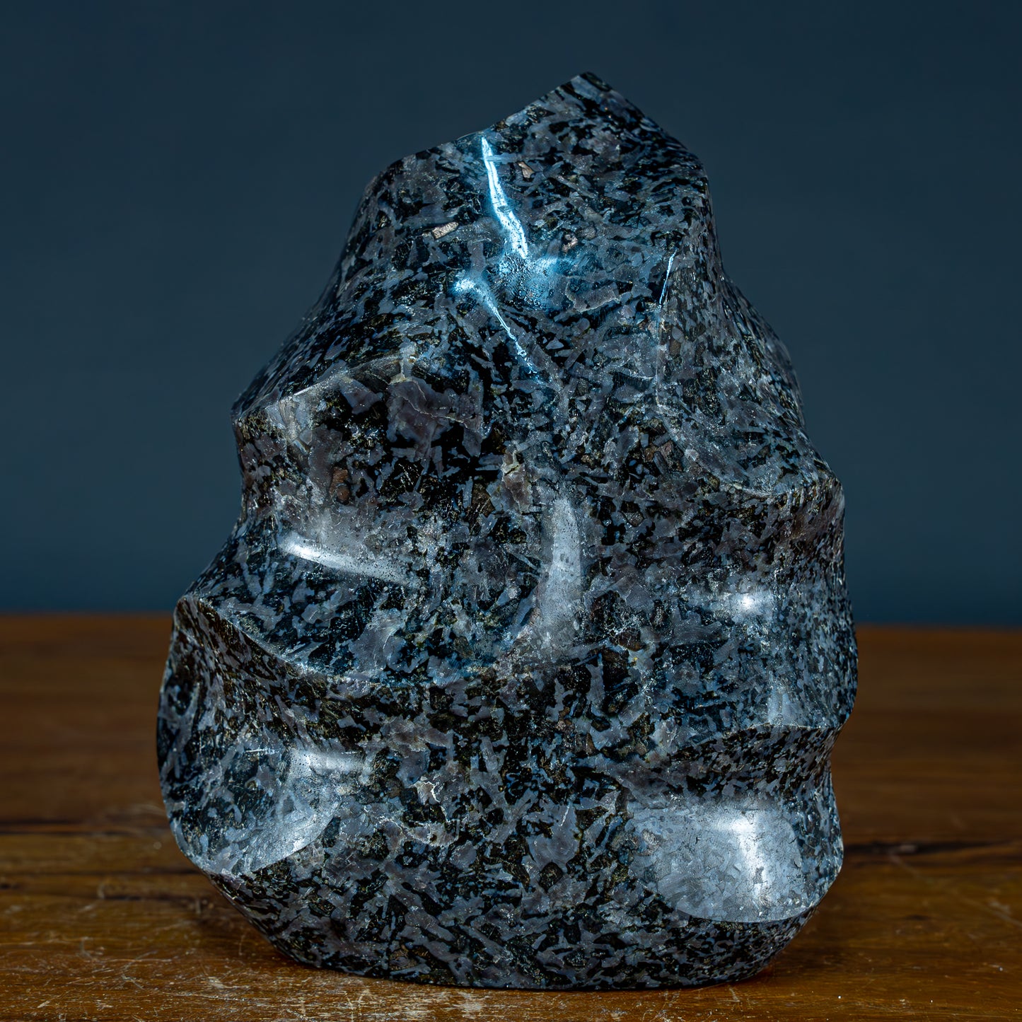 Natürlicher Indigo Gabbro Flamme - 2640,51g