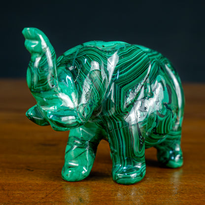 Sehr alte Malachit Skulptur Elefant, Kongo - 727,51g