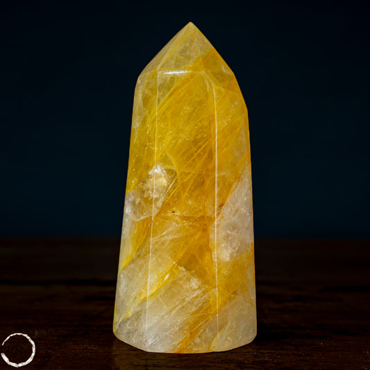 Natürlicher Quarz Obelisk "Golden Healer" - 726,67g