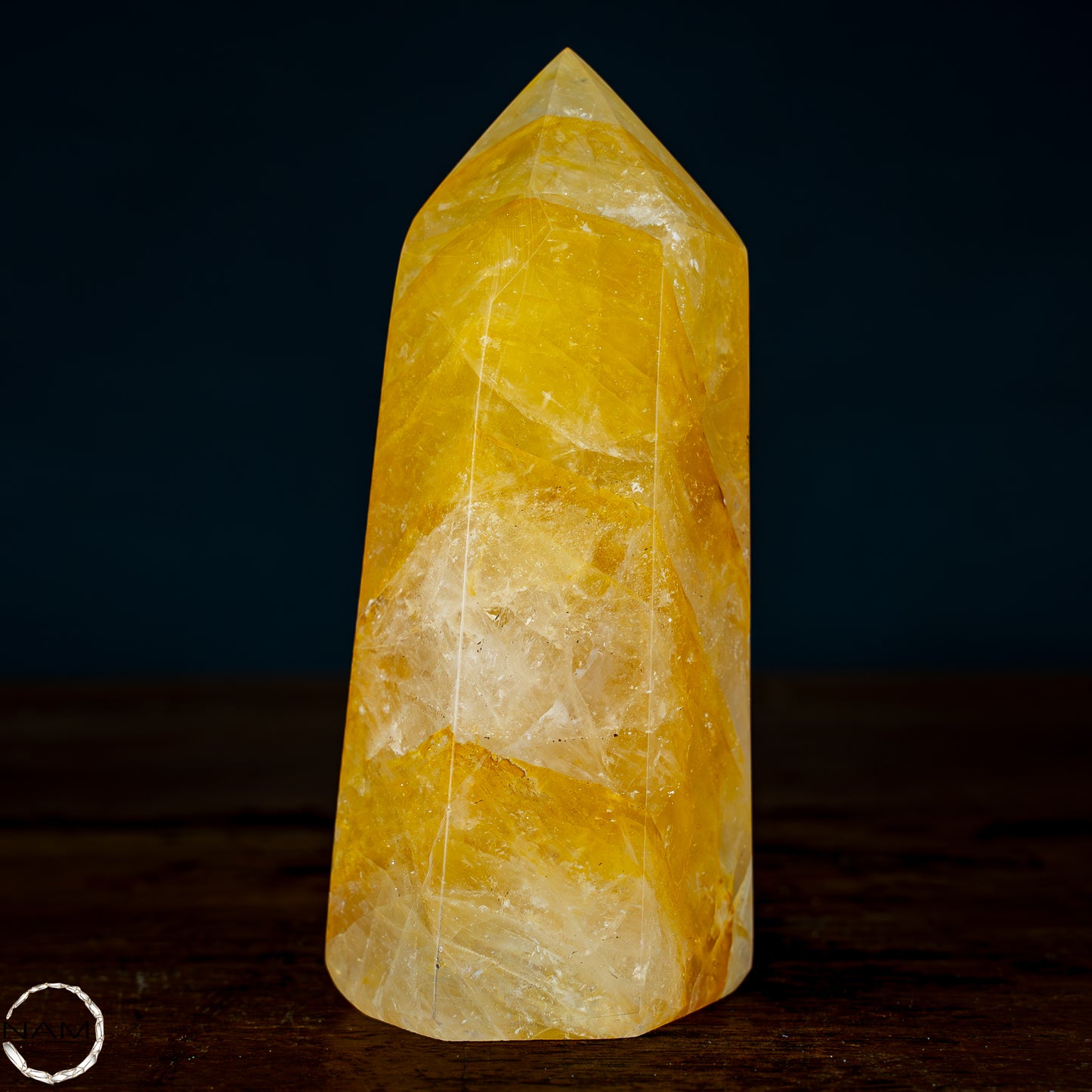 Natürlicher Quarz Obelisk "Golden Healer" - 726,67g