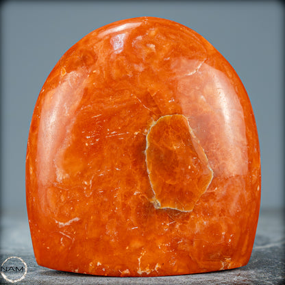 Natürliche Orangencalcit Kristall-Freiform - 706,13g