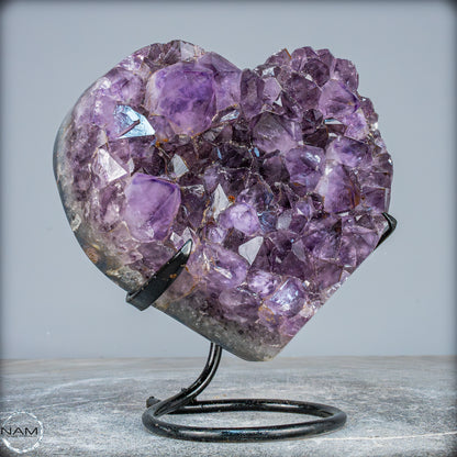 Natürlicher Amethyst-Herz Druse auf Ständer – 2560,37g
