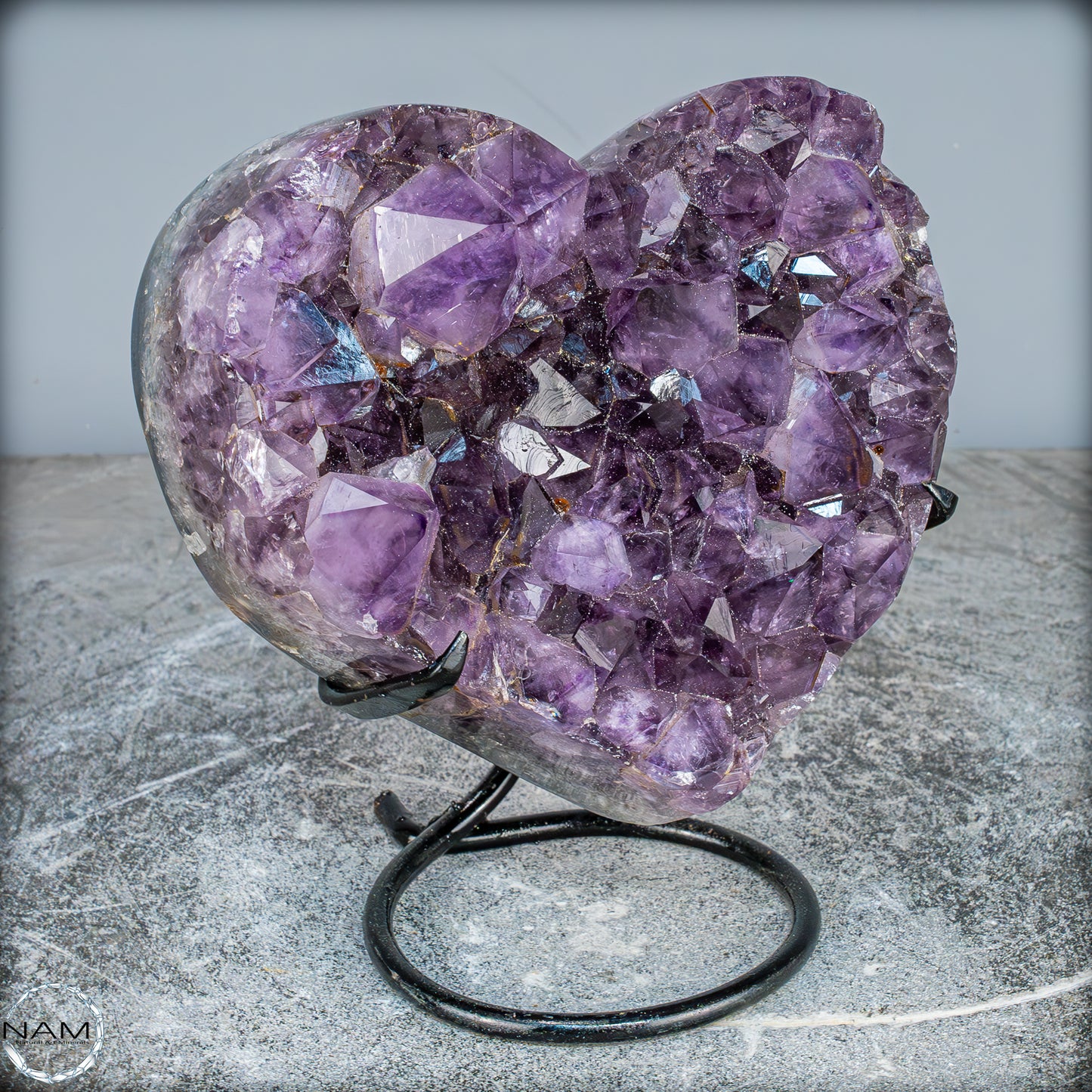 Natürlicher Amethyst-Herz Druse auf Ständer – 2560,37g