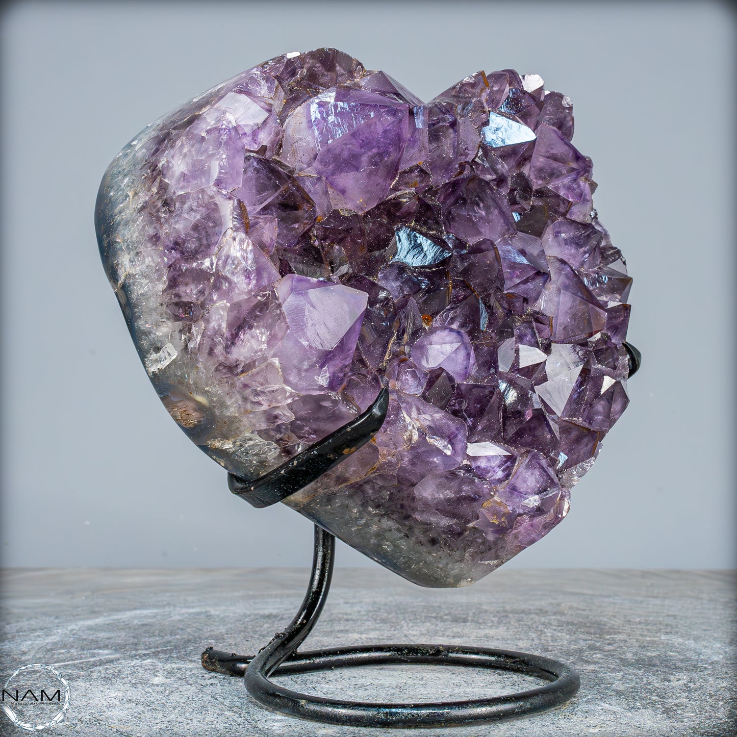 Natürlicher Amethyst-Herz Druse auf Ständer – 2560,37g