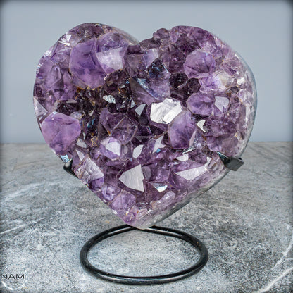 Natürlicher Amethyst-Herz Druse auf Ständer – 2560,37g
