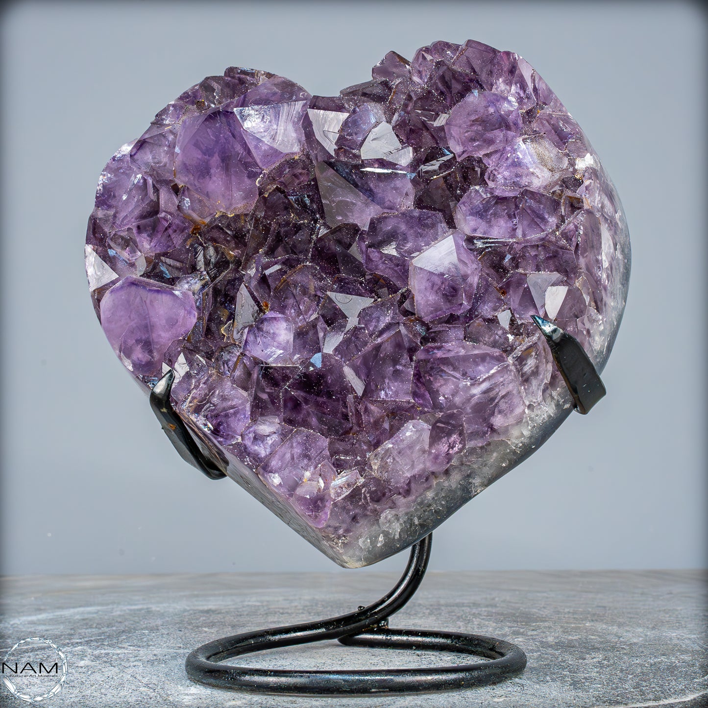 Natürlicher Amethyst-Herz Druse auf Ständer – 2560,37g