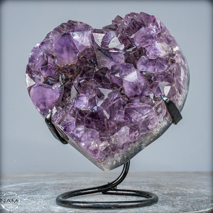 Natürlicher Amethyst-Herz Druse auf Ständer – 2560,37g