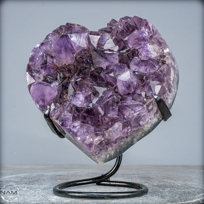 Natürlicher Amethyst-Herz Druse auf Ständer – 2560,37g