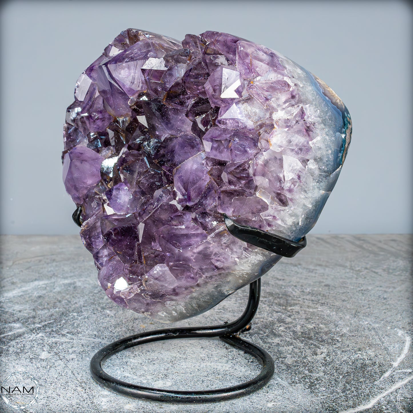 Natürlicher Amethyst-Herz Druse auf Ständer – 2560,37g
