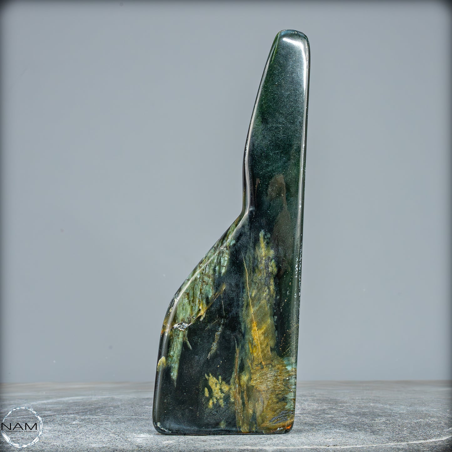 Natürliche Jade-Nephrit Freiform aus Burma - 835,19g