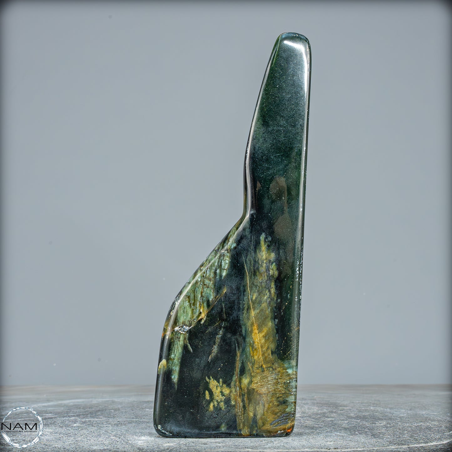 Natürliche Jade-Nephrit Freiform aus Burma - 835,19g