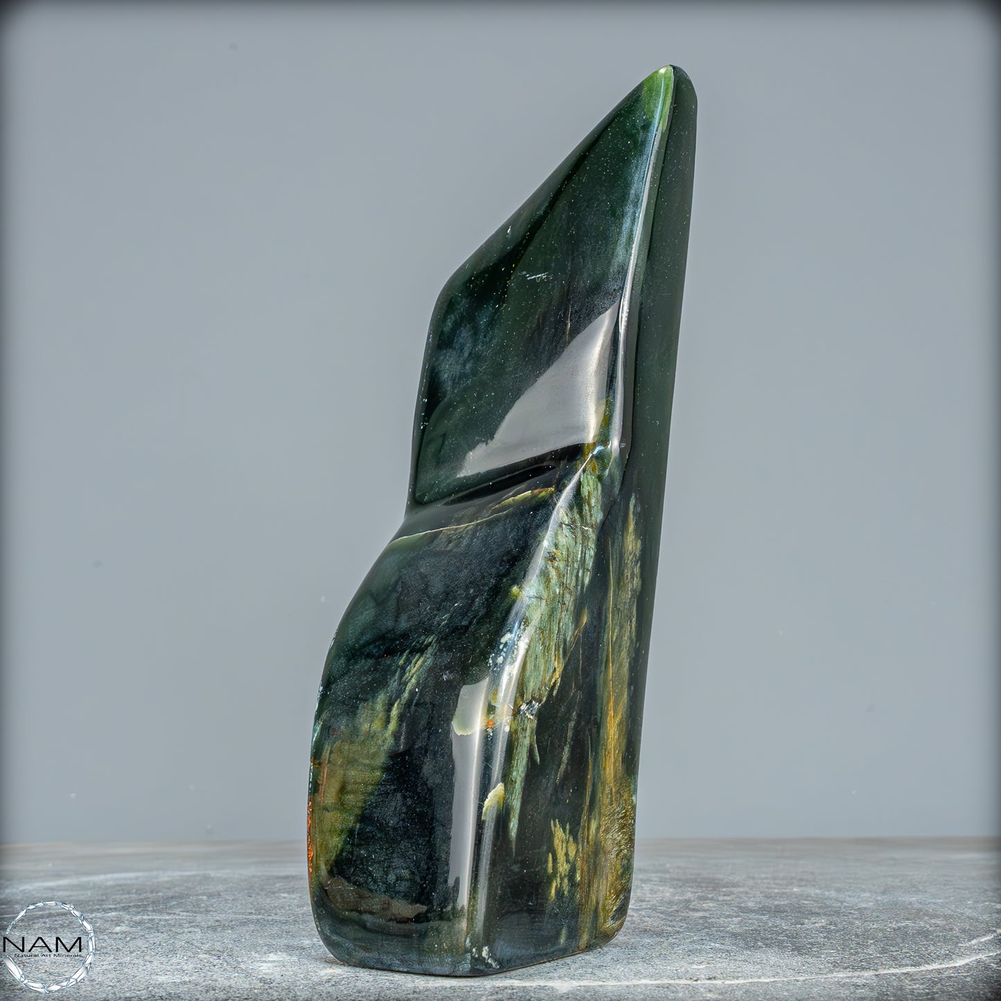 Natürliche Jade-Nephrit Freiform aus Burma - 835,19g
