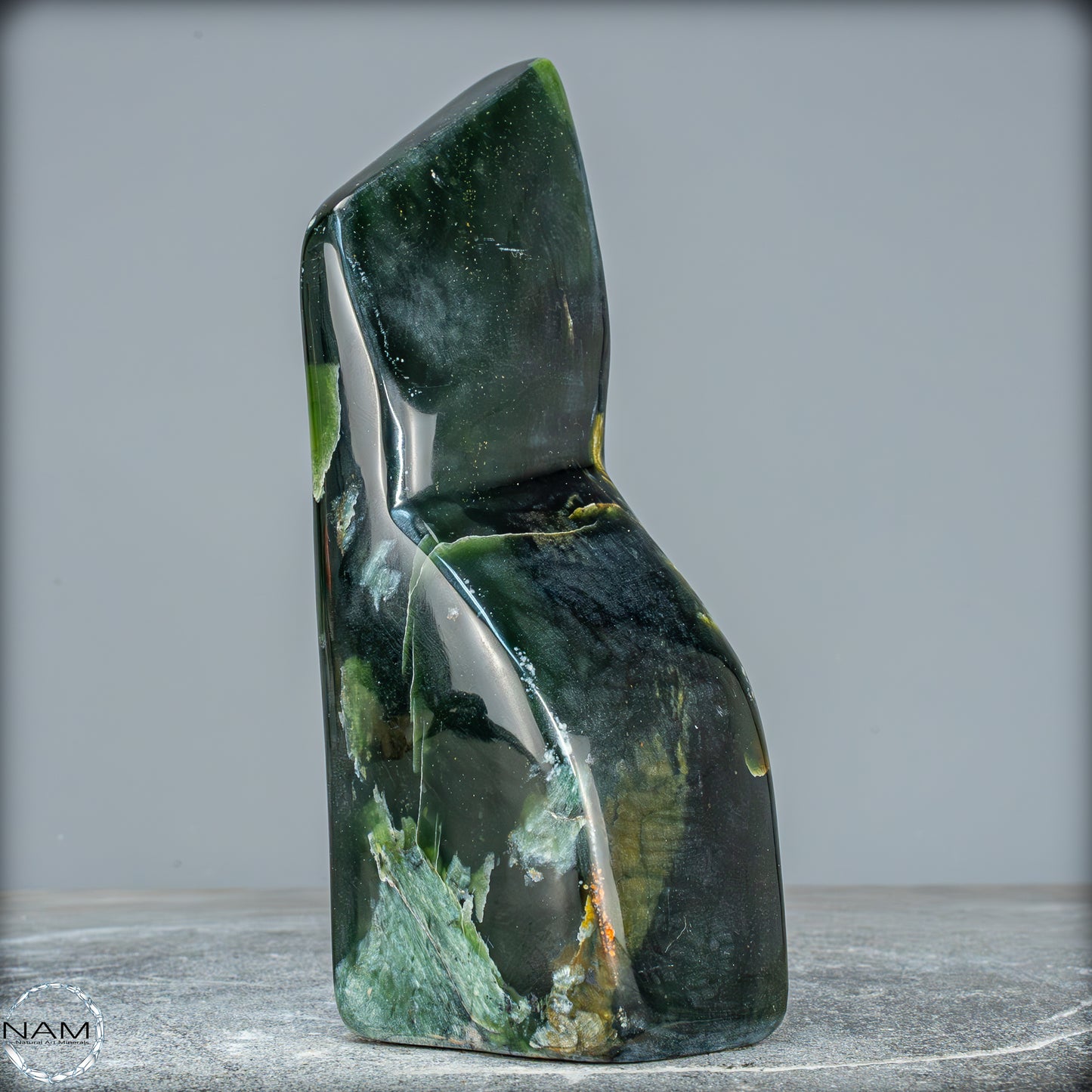 Natürliche Jade-Nephrit Freiform aus Burma - 835,19g