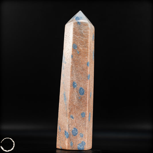 Natürlicher K2 Obelisk aus Madagaskar - 930,67g