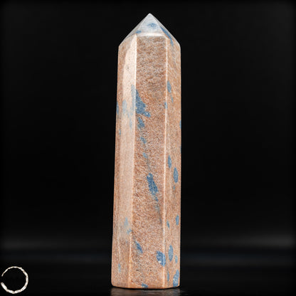 Natürlicher K2 Obelisk aus Madagaskar - 930,67g