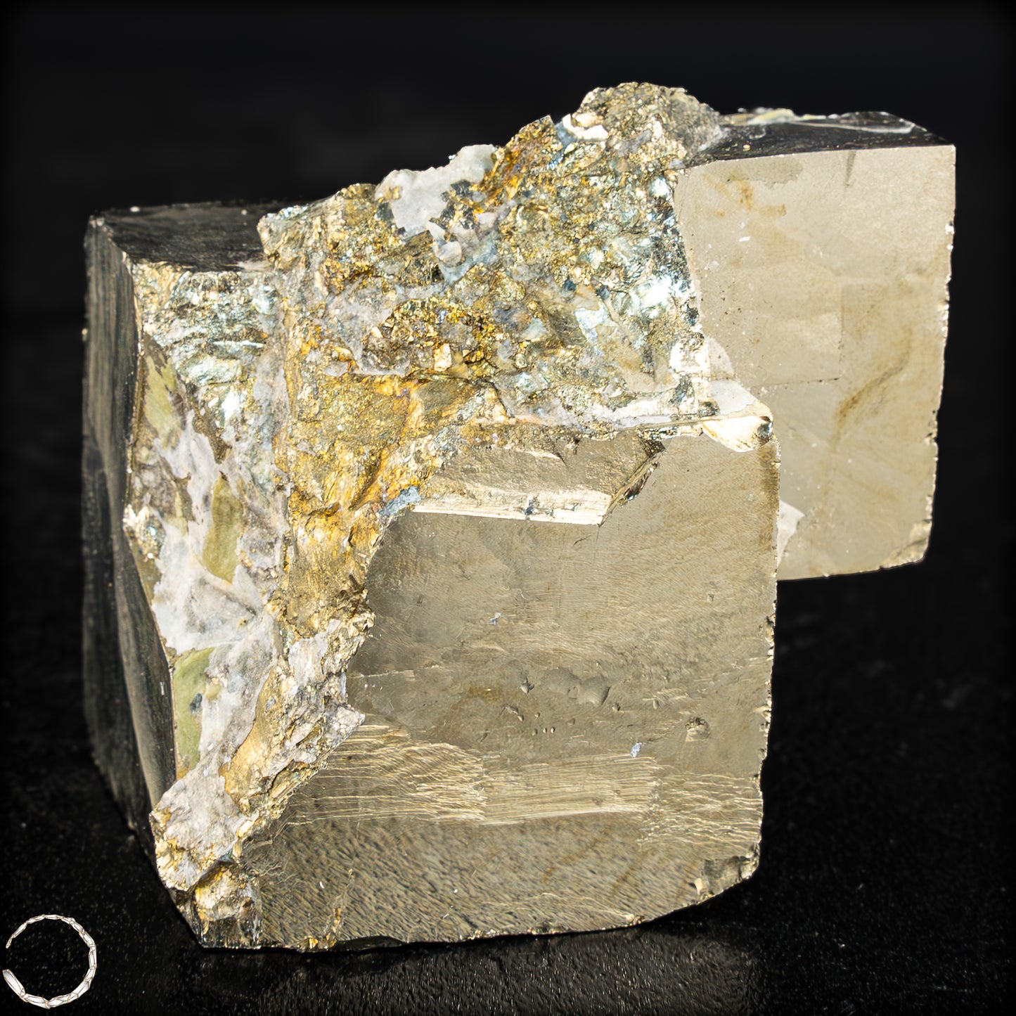 Natürliches Pyrit Kristallcluster - 189,05g