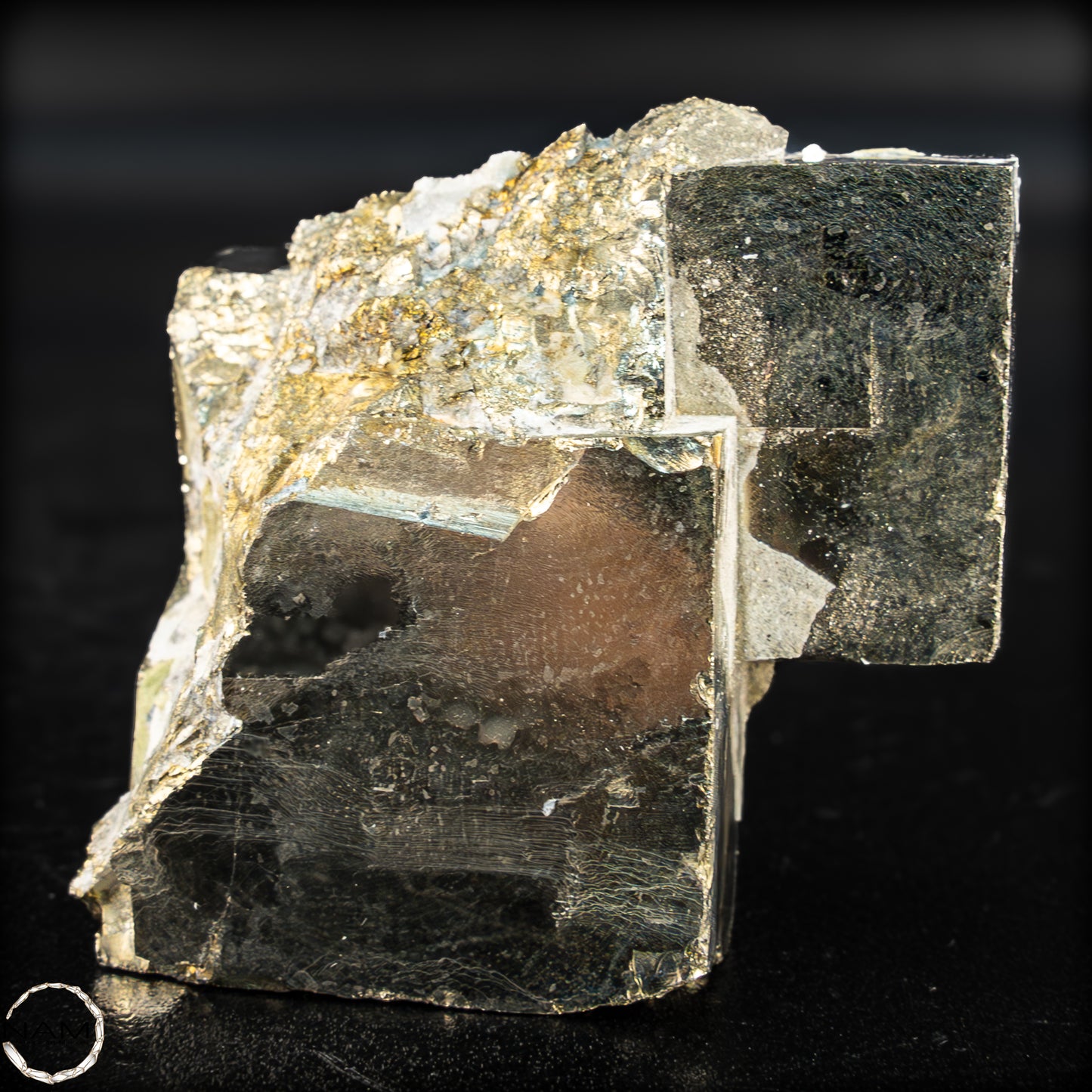 Natürliches Pyrit Kristallcluster - 189,05g