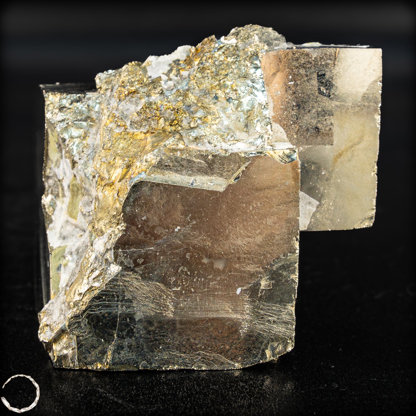 Natürliches Pyrit Kristallcluster - 189,05g