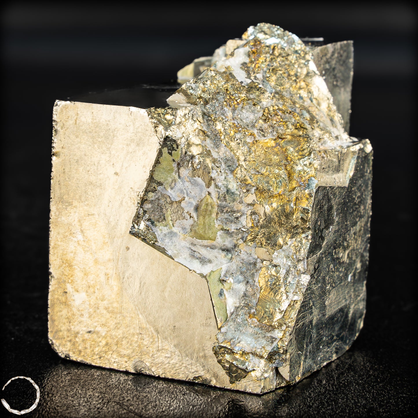 Natürliches Pyrit Kristallcluster - 189,05g