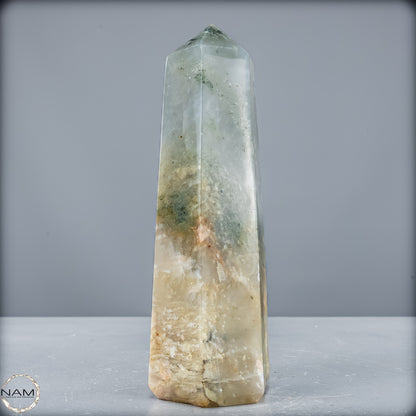 Natürliche Grüne-Quarzkristall Obelisk aus Brasilien - 728,15g