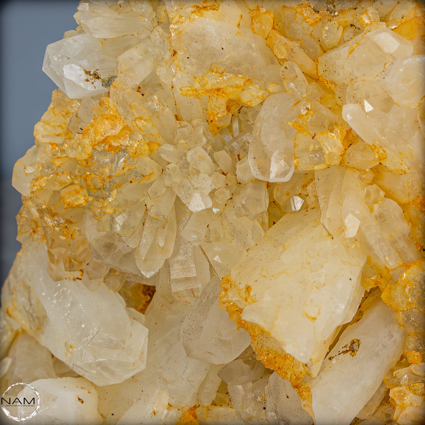 Natürliches Quarz-Kristallcluster auf Ständer aus Indonesien - 2308,65g
