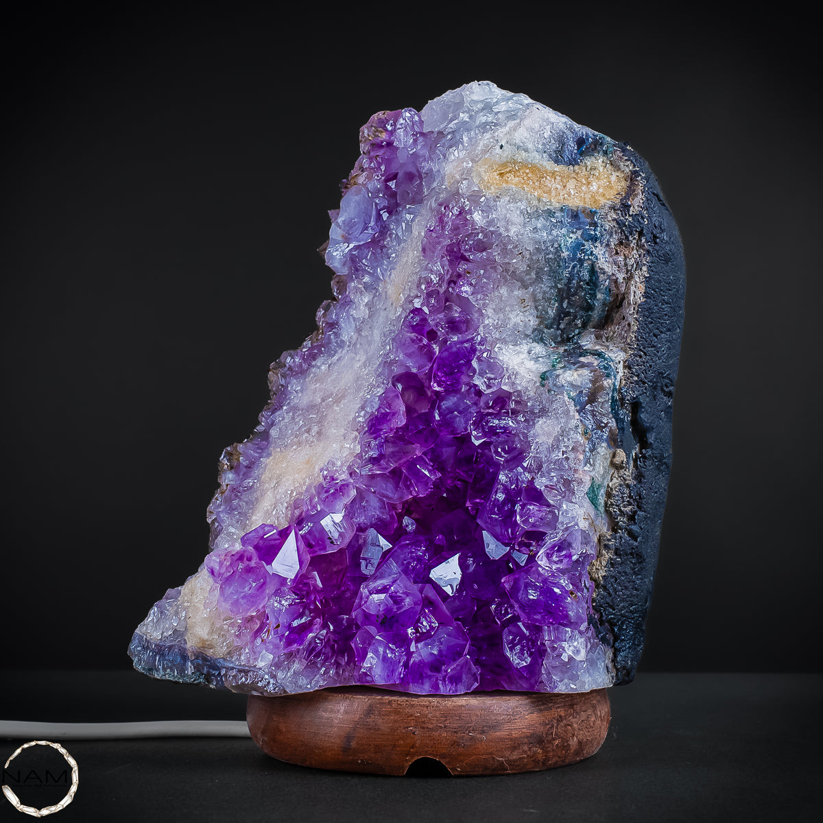 Amethyst-Lampe auf Holzständer – Kristallkunst – 2668,38g