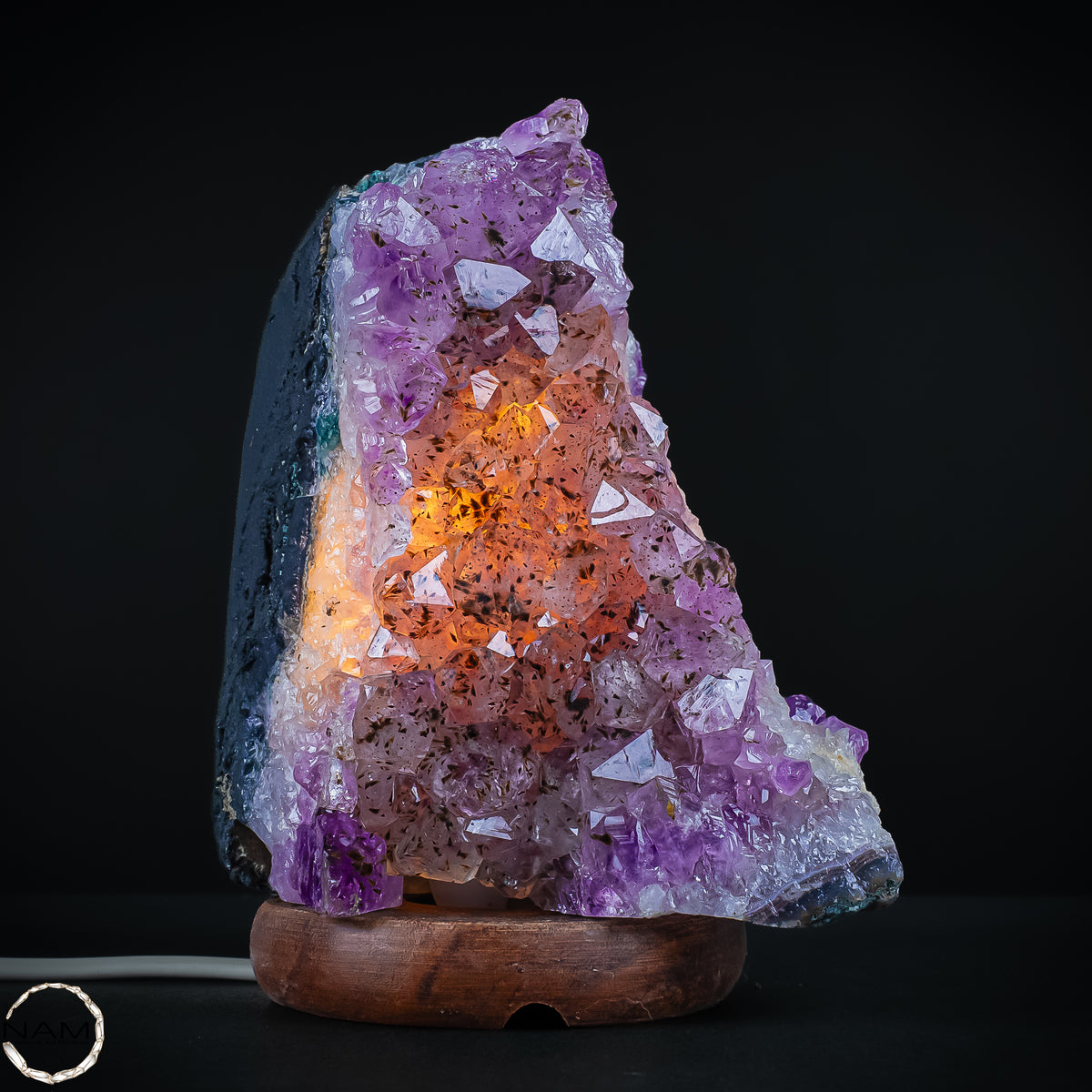 Amethyst-Lampe auf Holzständer – Kristallkunst – 2668,38g