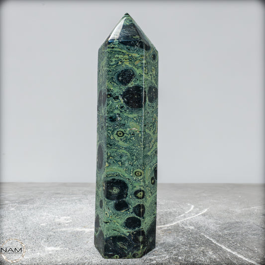 Natürlicher  Kambaba-Jaspis Obelisk - 540,72g