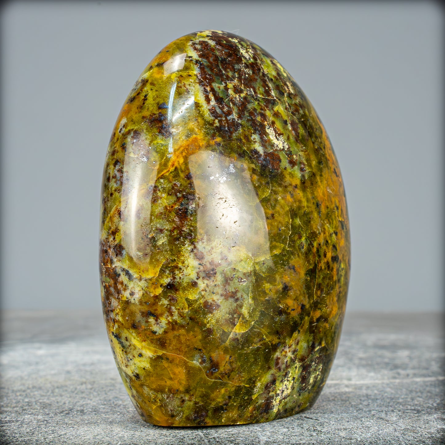 Natürliche Grüner Opal-Kristall Freiform - 611,01g