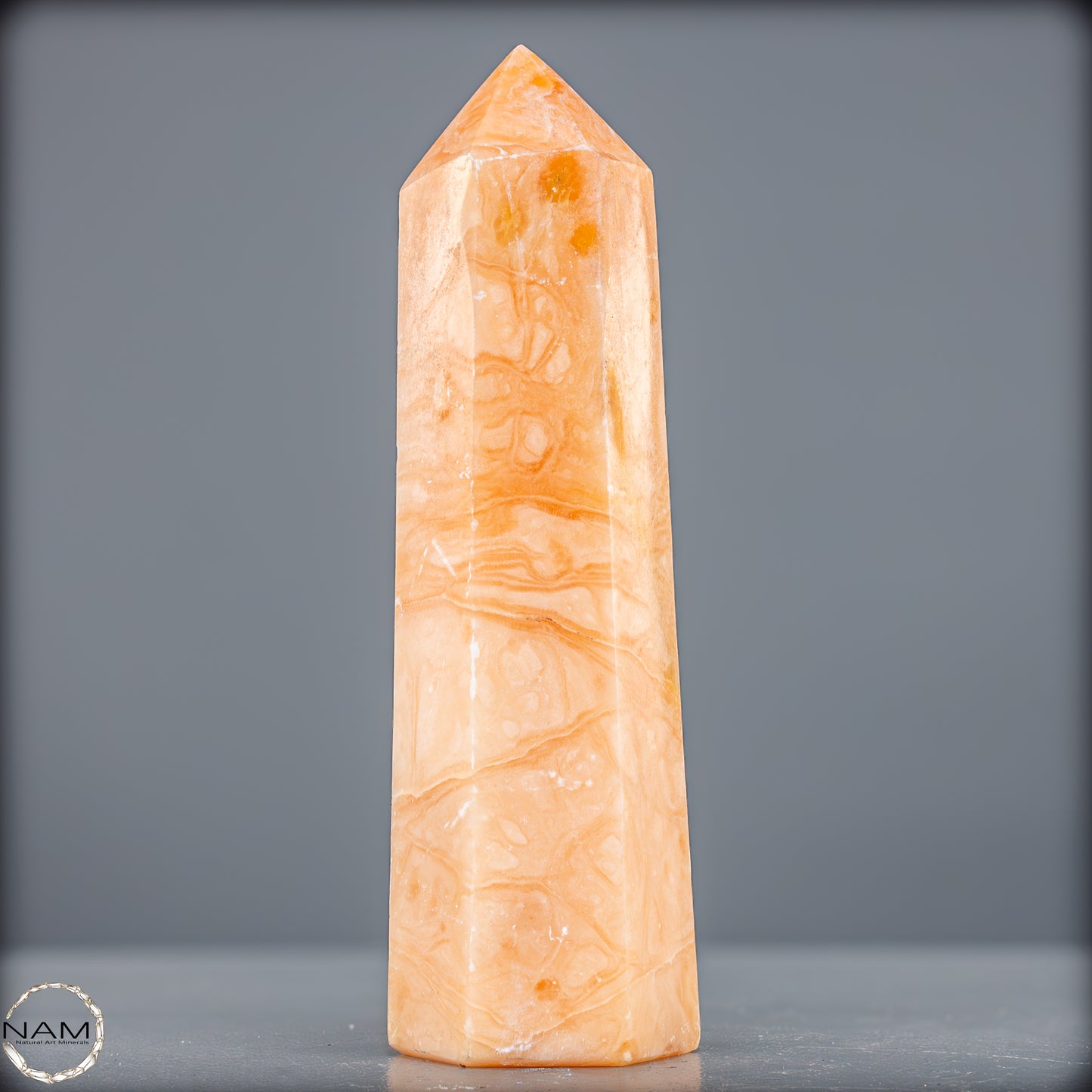 Natürlicher Orangencalcit Kristall-Obelisk - 653,57g