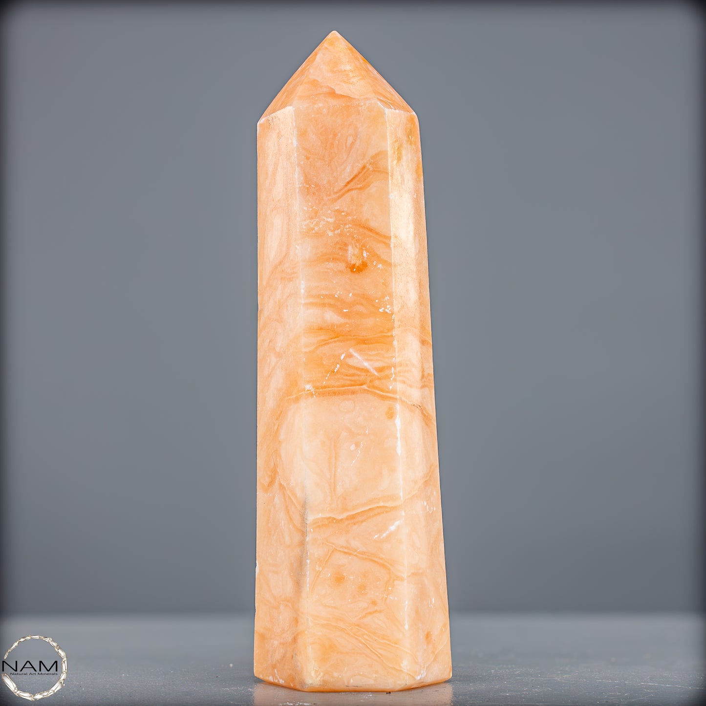 Natürlicher Orangencalcit Kristall-Obelisk - 653,57g