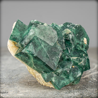 Natürliche Grüne Fluorit Kristalle auf Matrix - 1300,82g