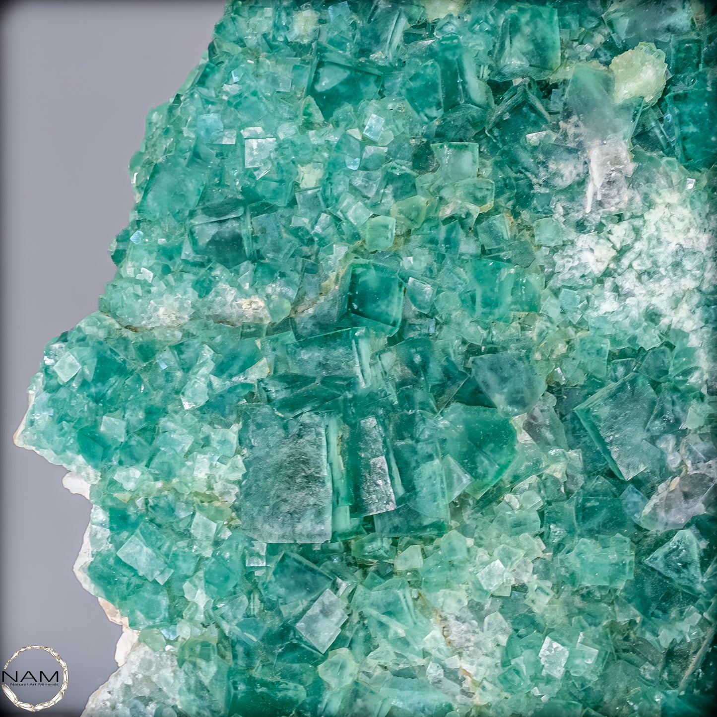 Natürliche Grüner Fluorit Kristalle auf Matrix - 24752,62g