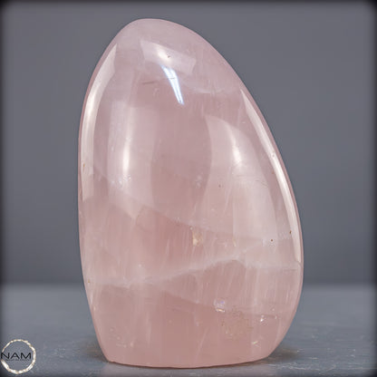 Natürliche Rosenquarz-Kristall Freiform aus Brasilien - 869,45g